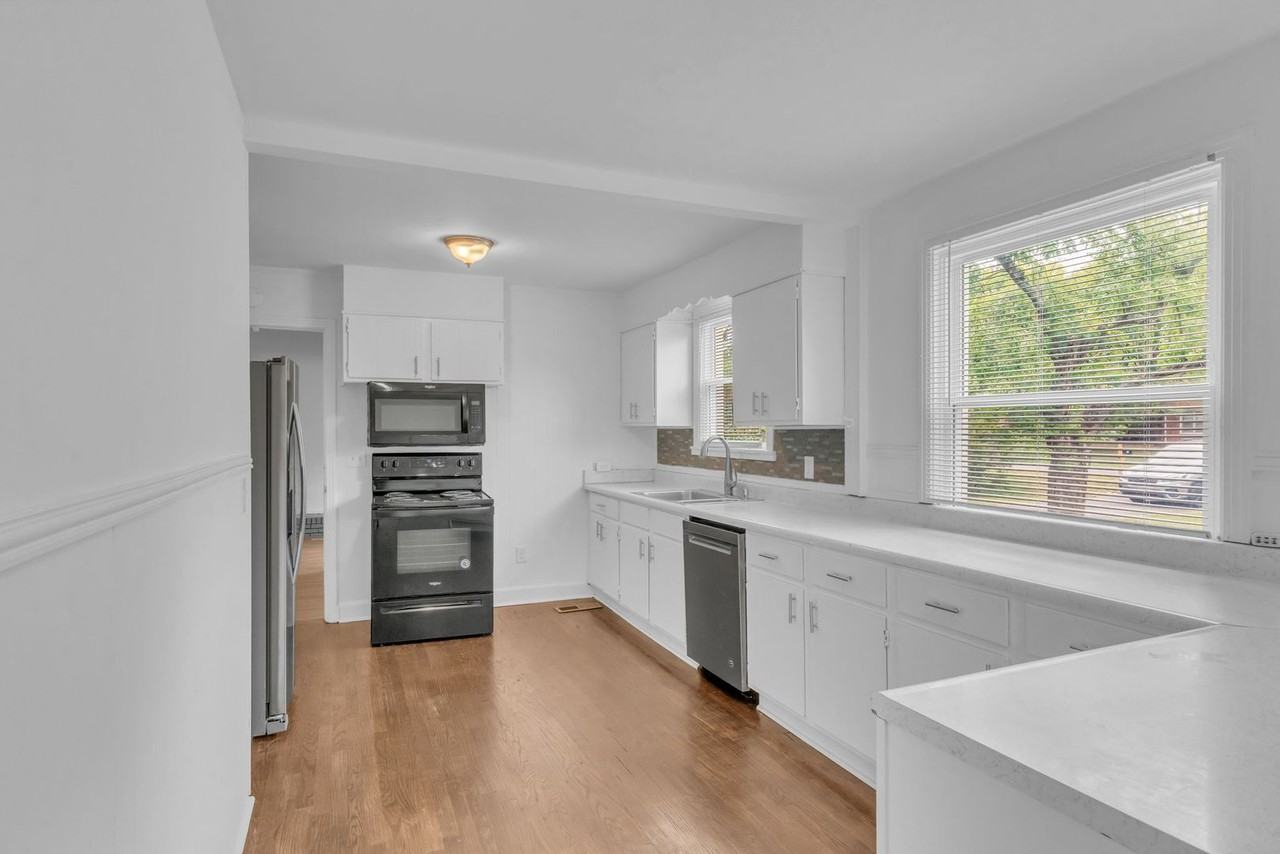 705 Canton Pass - Photo 4 of 24