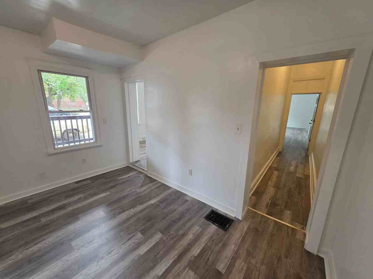 450 S Heald St - Photo 3 of 30