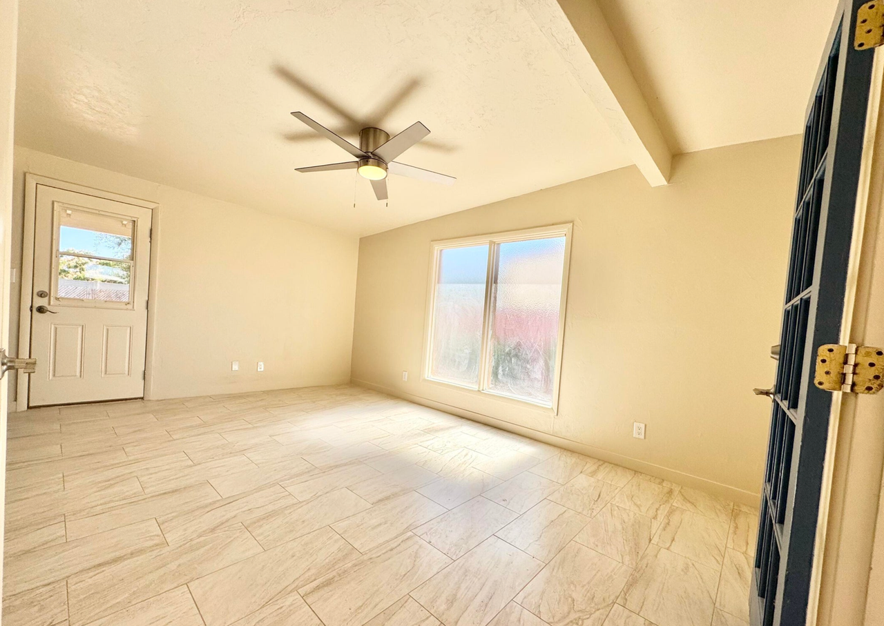 3048 Meadowlark Dr - Photo 2 of 15