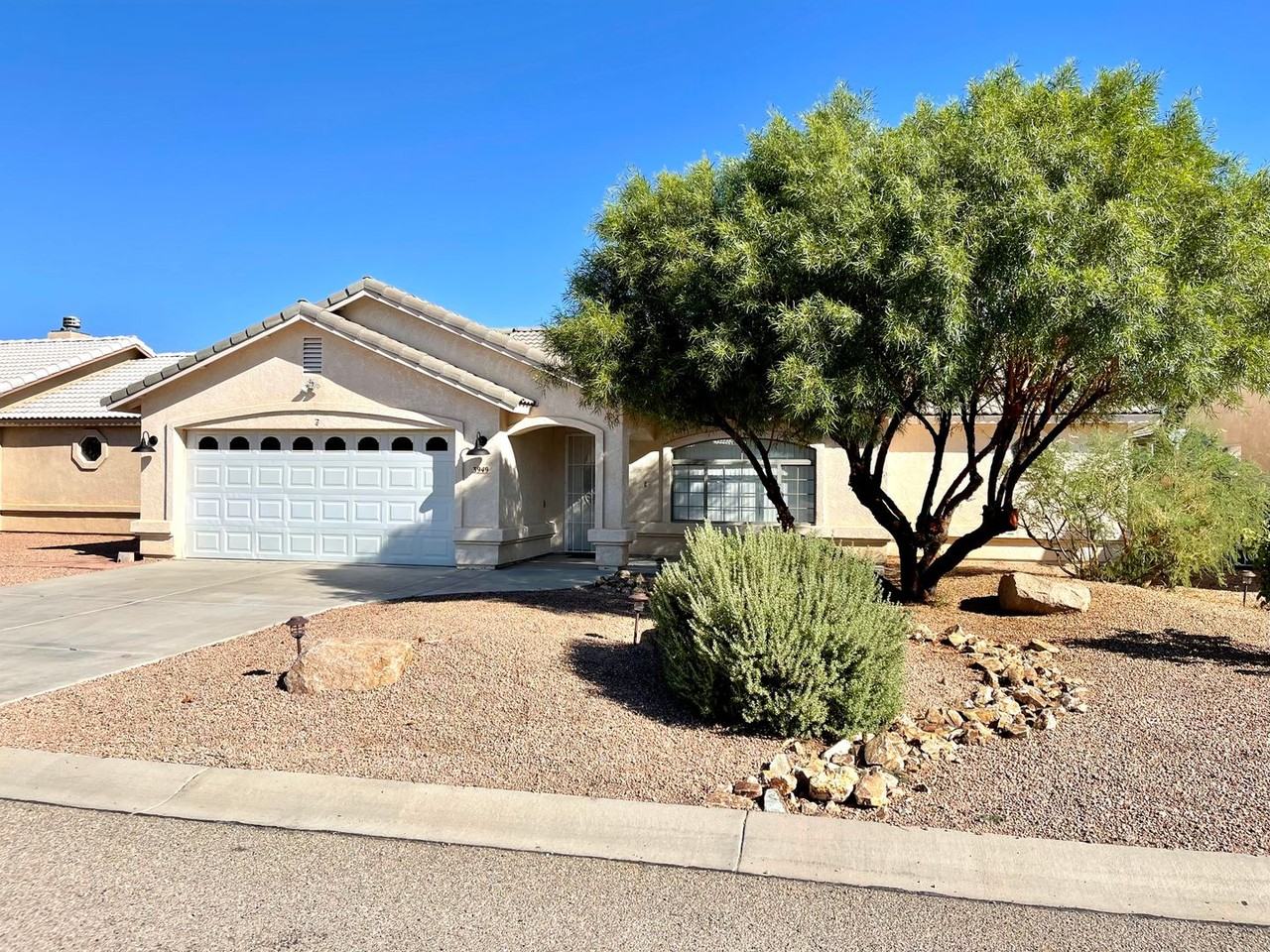 3949 E Nicole Ave - Photo 3 of 36