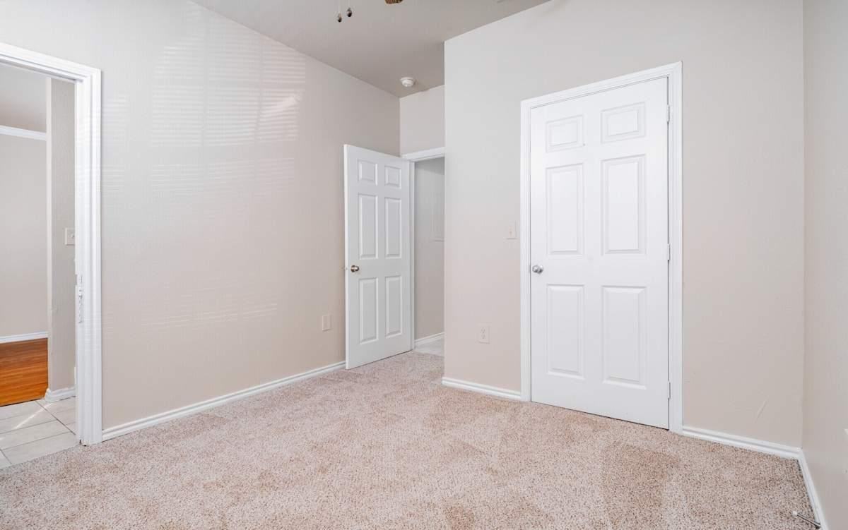 4611 E Houston St - Photo 2 of 17