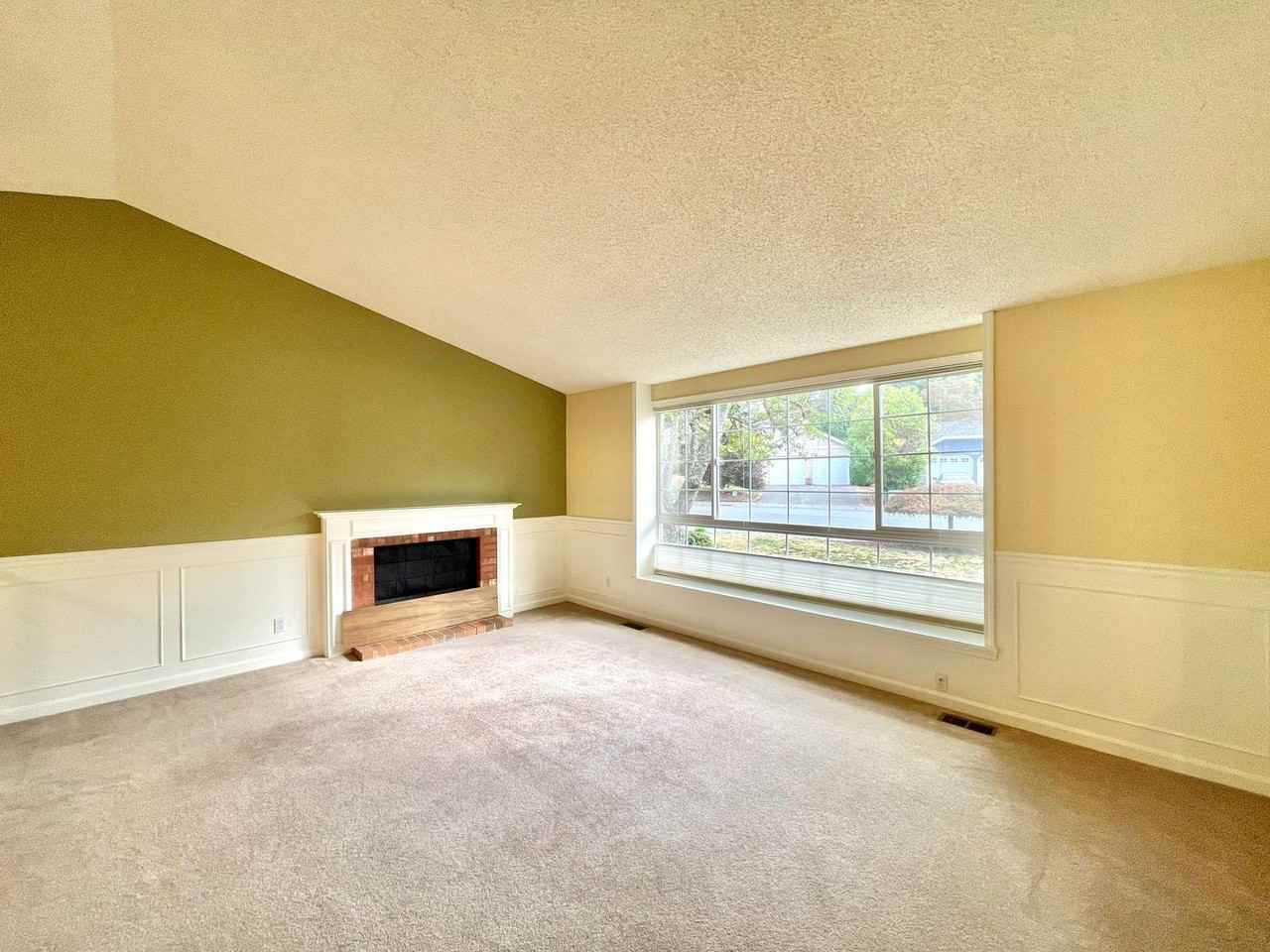 13701 174th Ave Ne - Photo 3 of 20