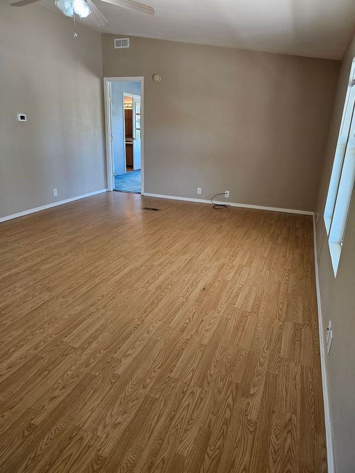 4424 S Santa Lucia Ave - Photo 3 of 11
