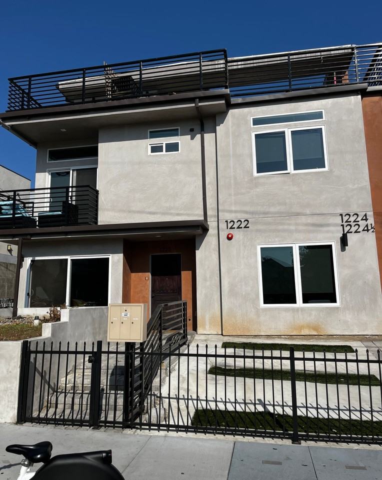 1222 North Alexandria - Photo 2 of 34