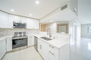 13810 Oneida Dr Apt C2 - Photo 1 of 1