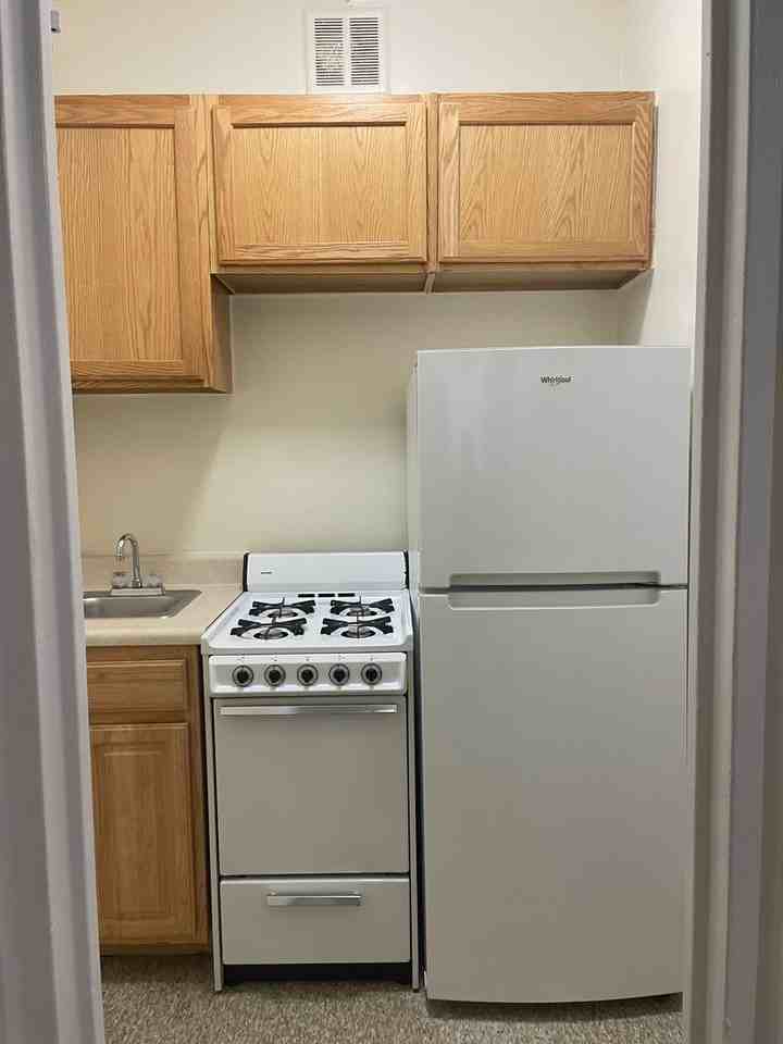 Q Street Apartments - Photo 3 of 12