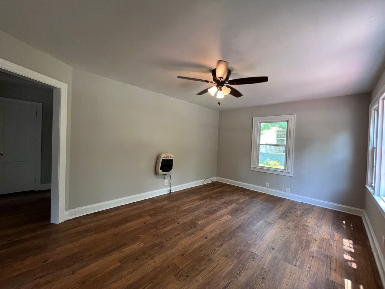 616 South Ave Sw - Photo 3 of 13