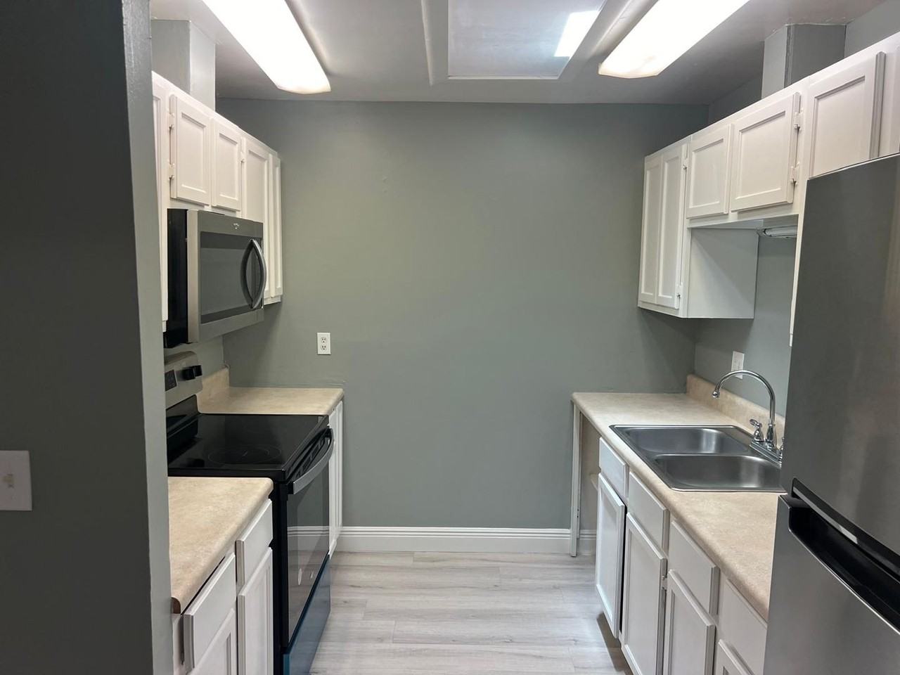 4123 Spitfire Ave - Photo 5 of 14