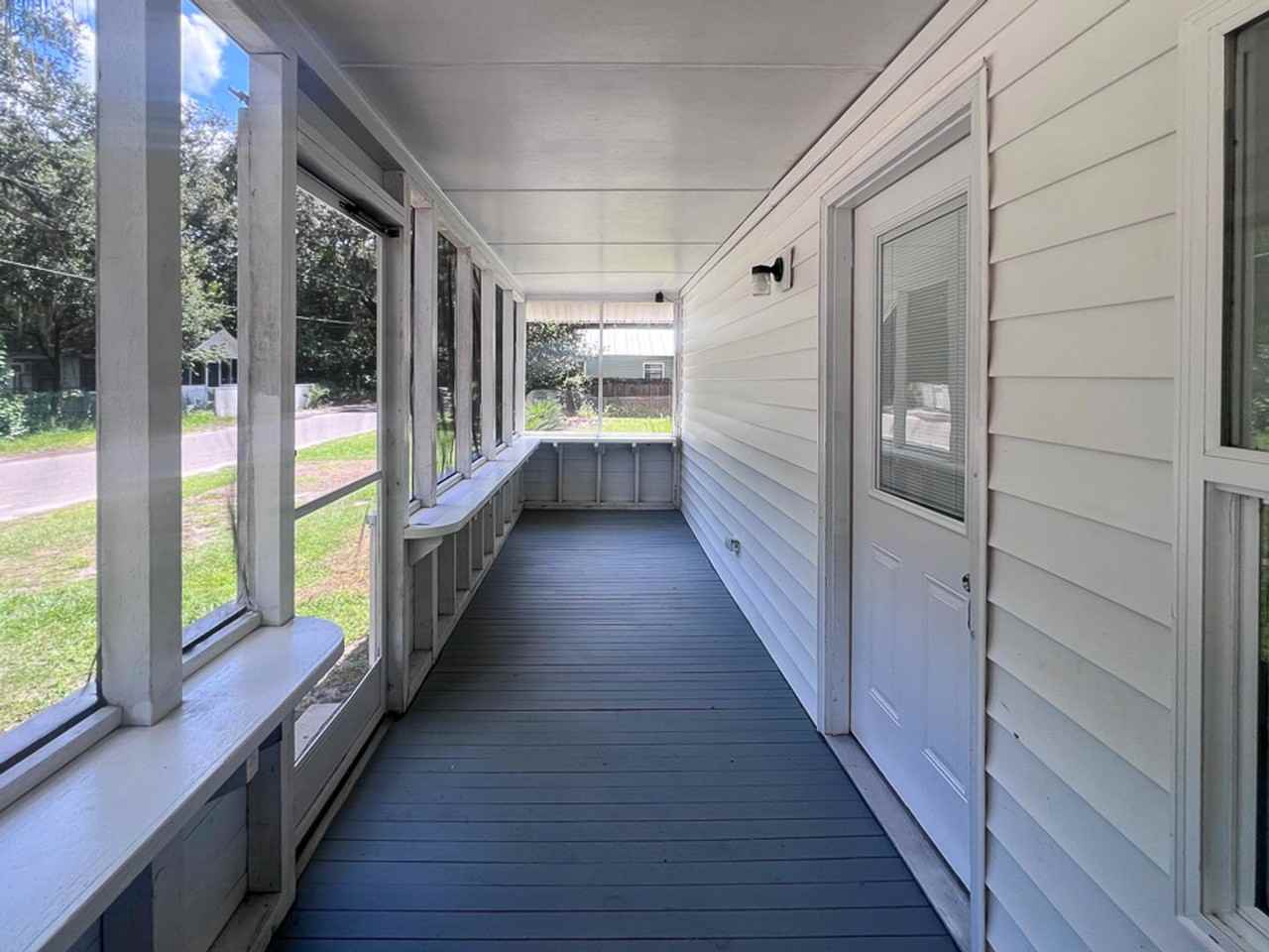 1818 Ne 17th Way - Photo 2 of 21
