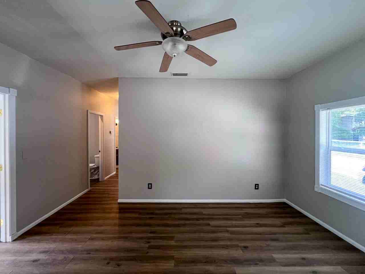 1818 Ne 17th Way - Photo 3 of 21