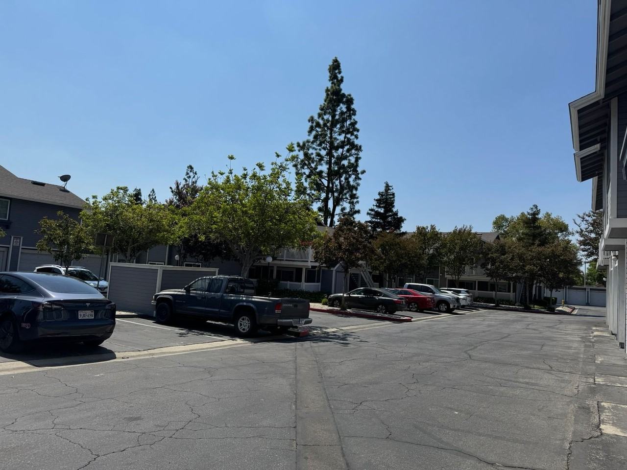 233 Evergreen Ct - Photo 4 of 16