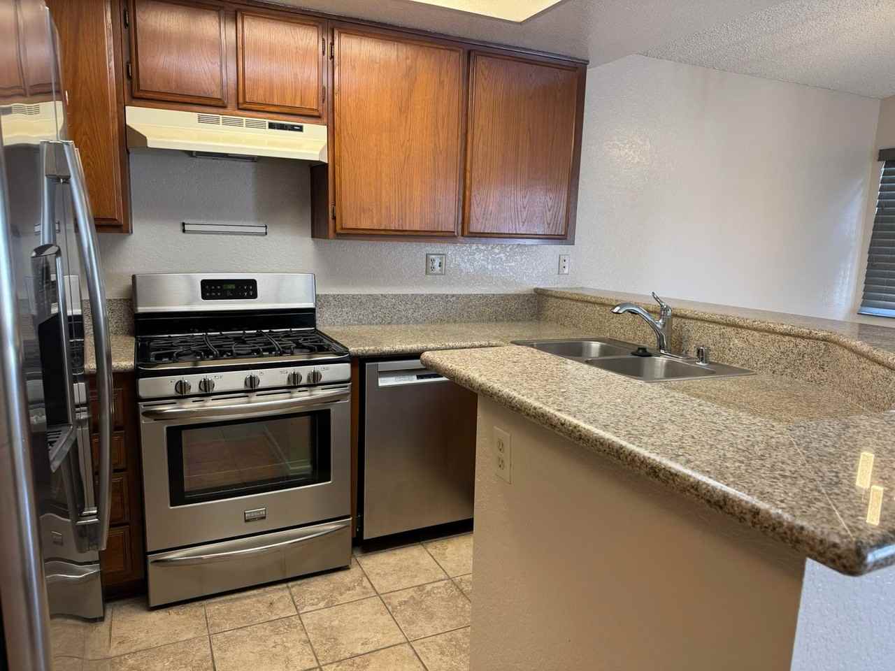 233 Evergreen Ct - Photo 7 of 16