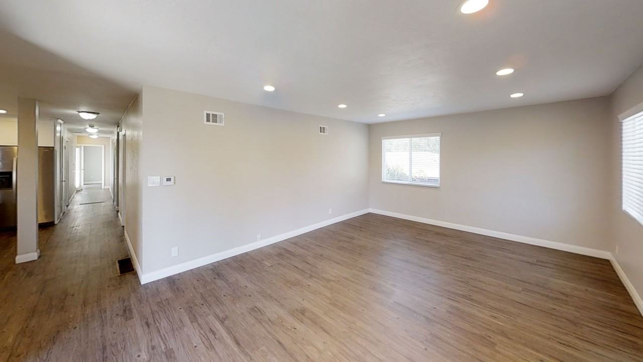 4820 College Ave - Photo 6 of 24