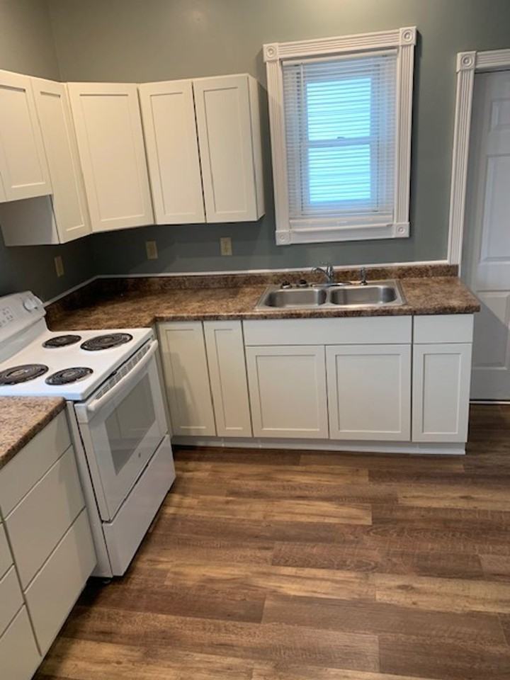 1228 E 3rd St - Photo 3 of 6