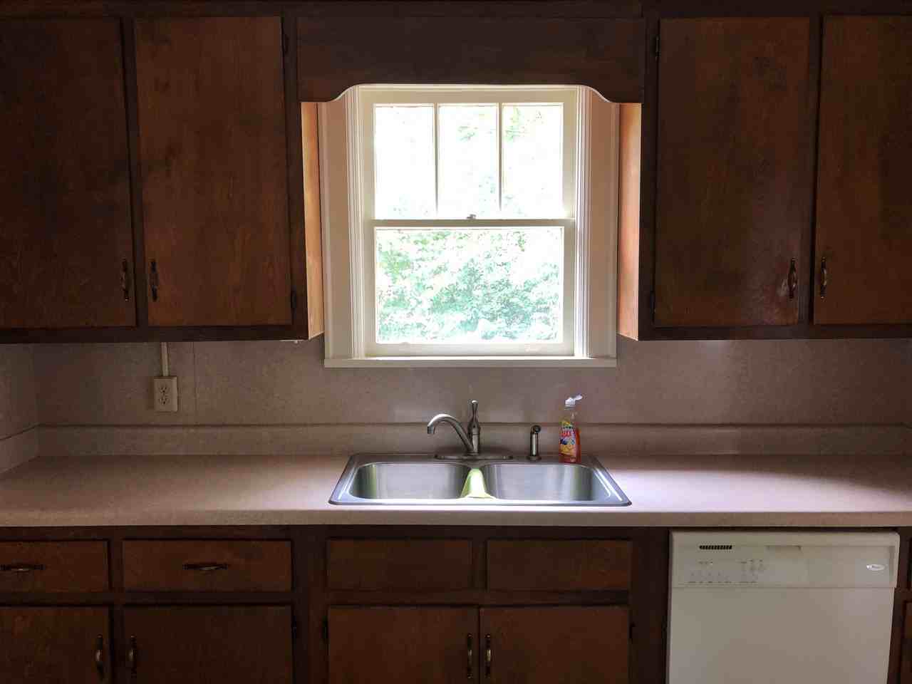 137 Burnett St - Photo 2 of 14