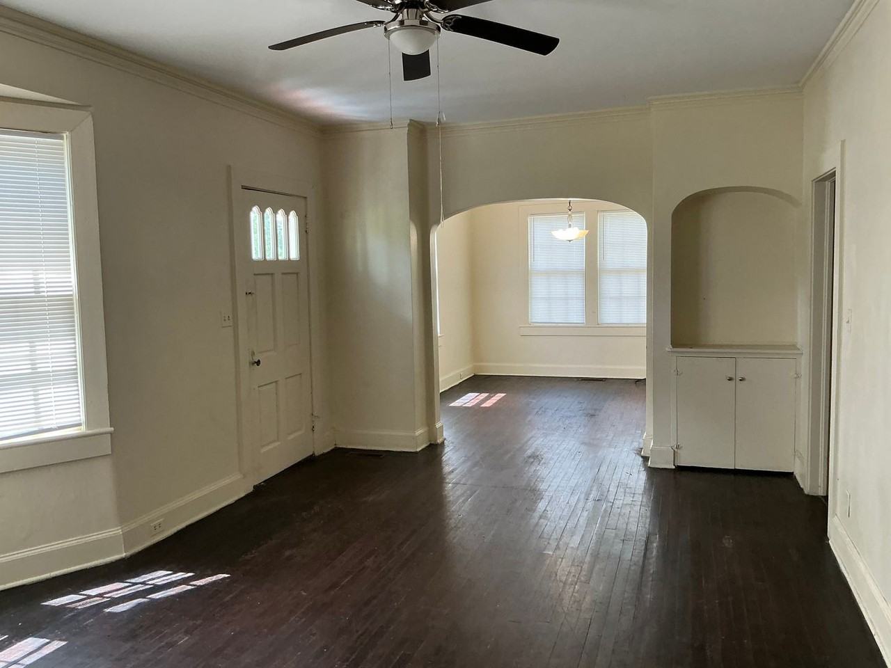 1314 Carswell Ave - Photo 7 of 15