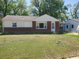 featured image of 1635 E Evanston St