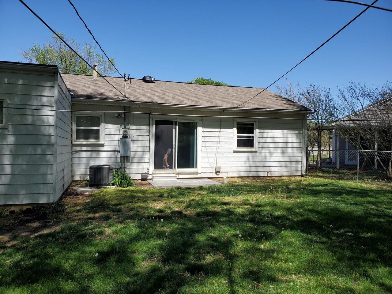 1635 E Evanston St - Photo 3 of 23