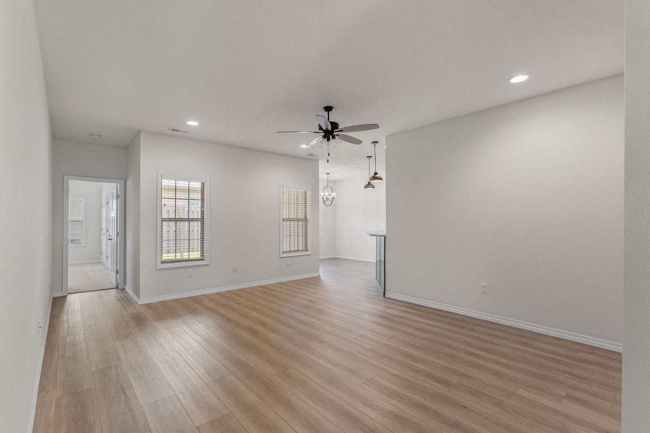 3023 West Cardinal Street - Photo 2 of 19