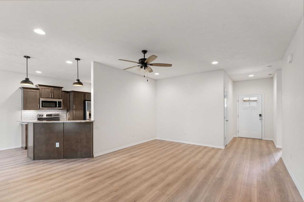 3023 West Cardinal Street - Photo 3 of 19