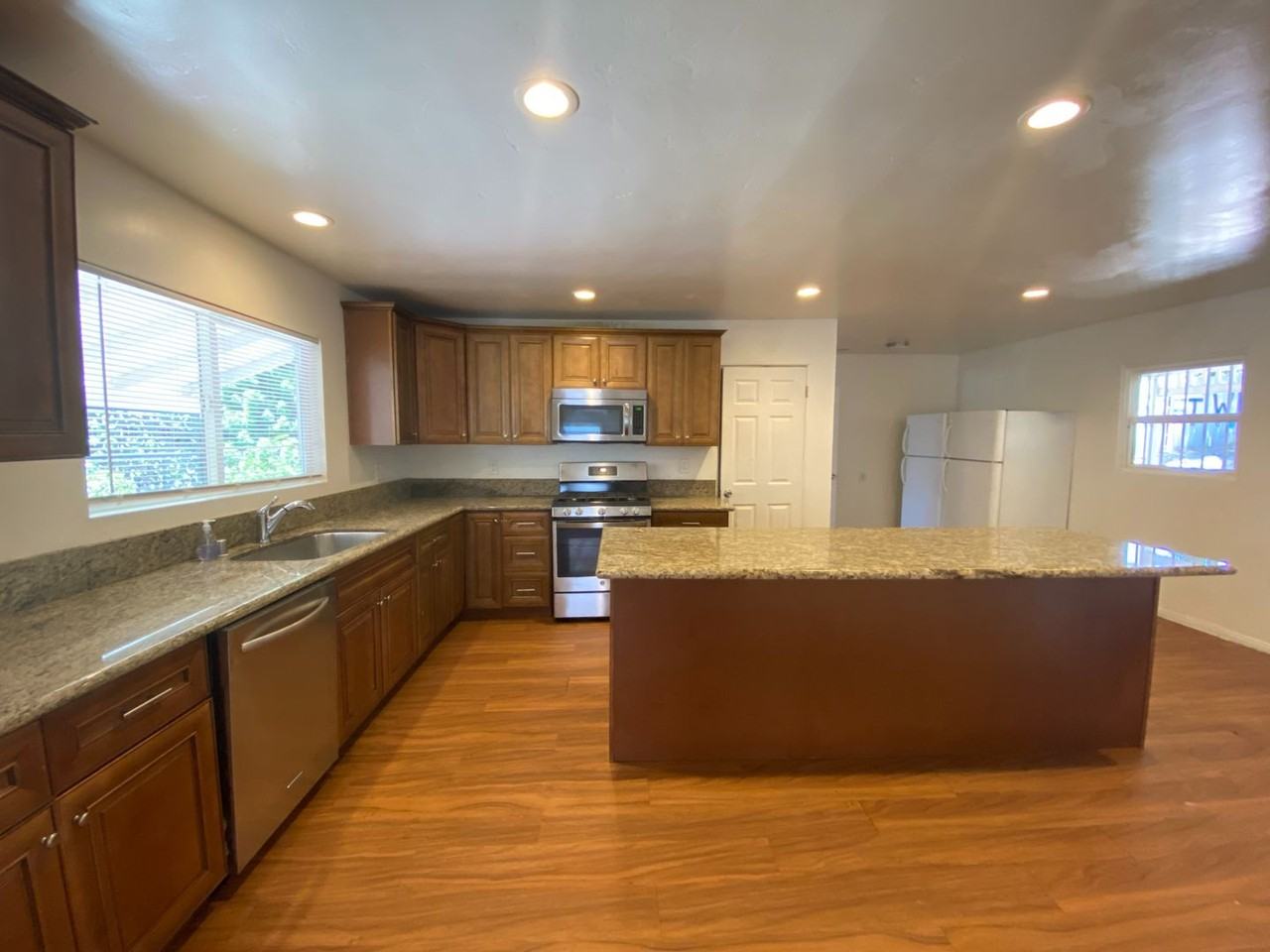 5035 College Avenue - Photo 6 of 24