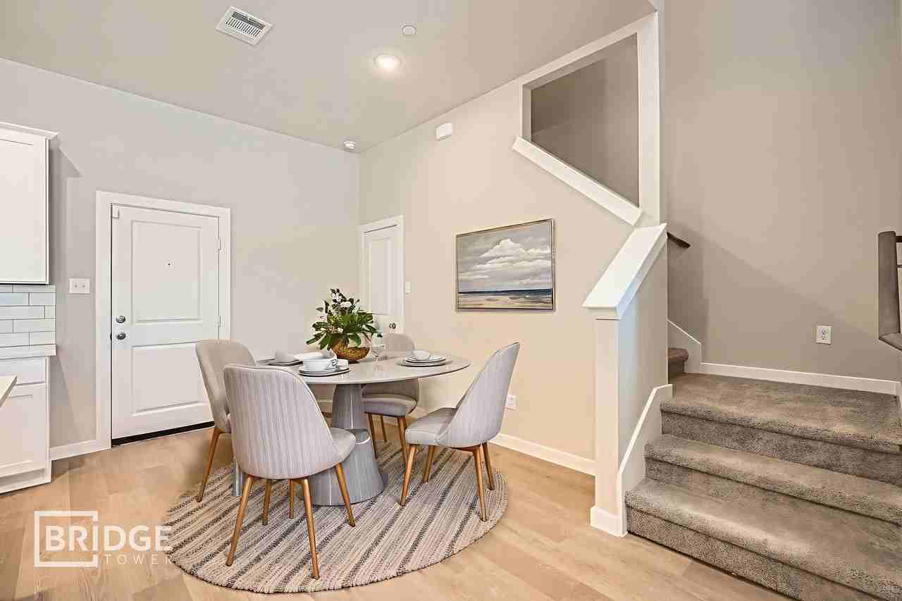 1112 Hudson Way - Photo 3 of 6