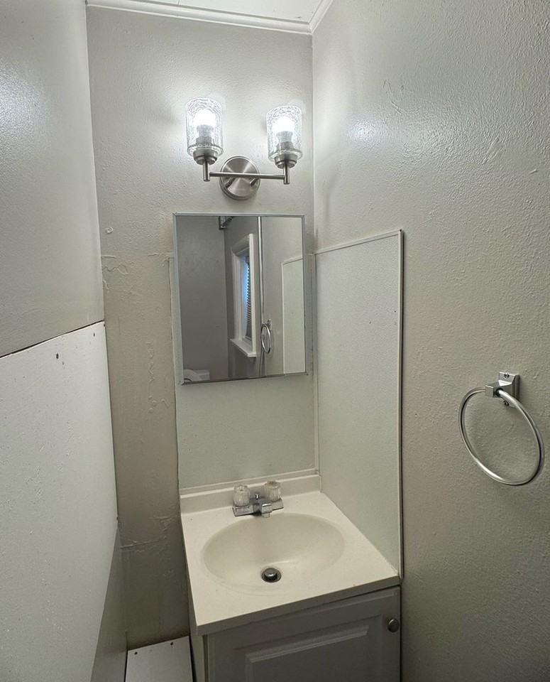 1213 West Pine Street - Photo 4 of 13