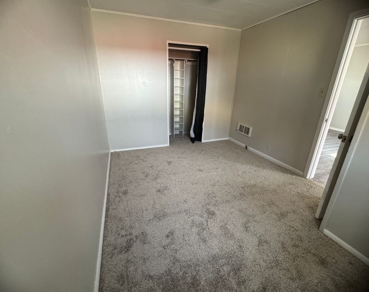 1213 West Pine Street - Photo 6 of 13