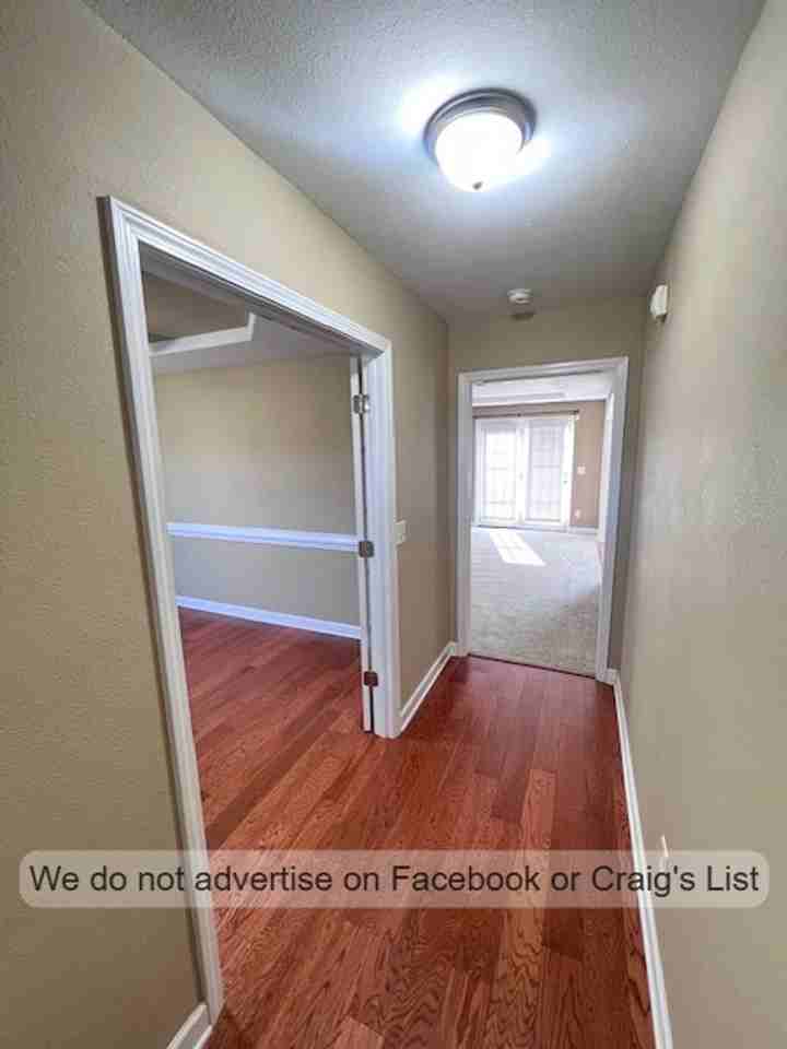 137 Colonial Street - Photo 2 of 16