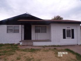 4804 Nw Ozmun Ave - Photo 1 of 1