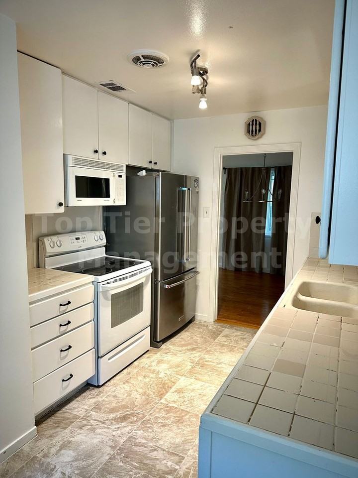 300 Ilene Dr - Photo 4 of 12