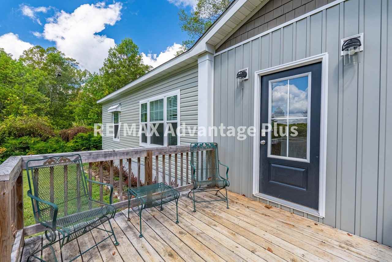 1407 Paradise Rd - Photo 3 of 40