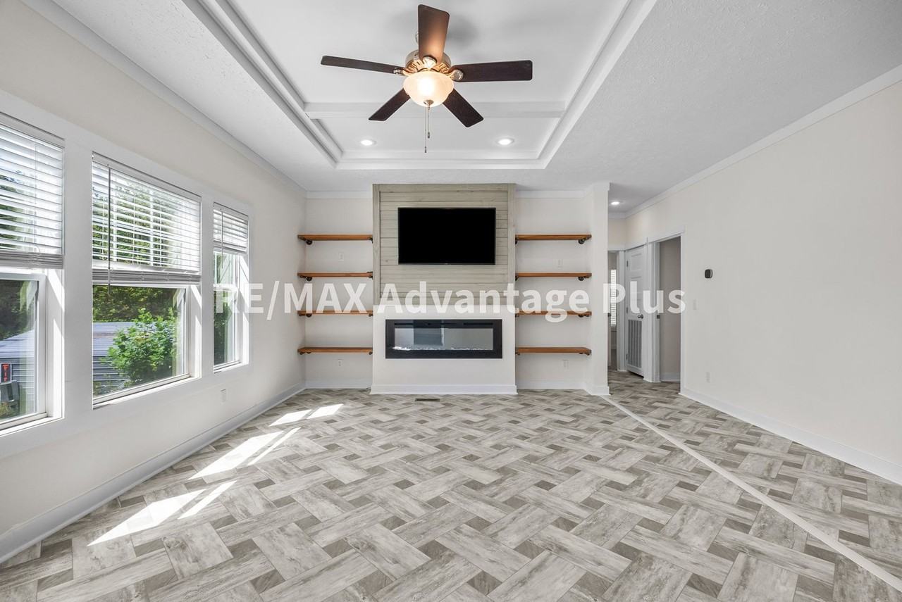 1407 Paradise Rd - Photo 5 of 41
