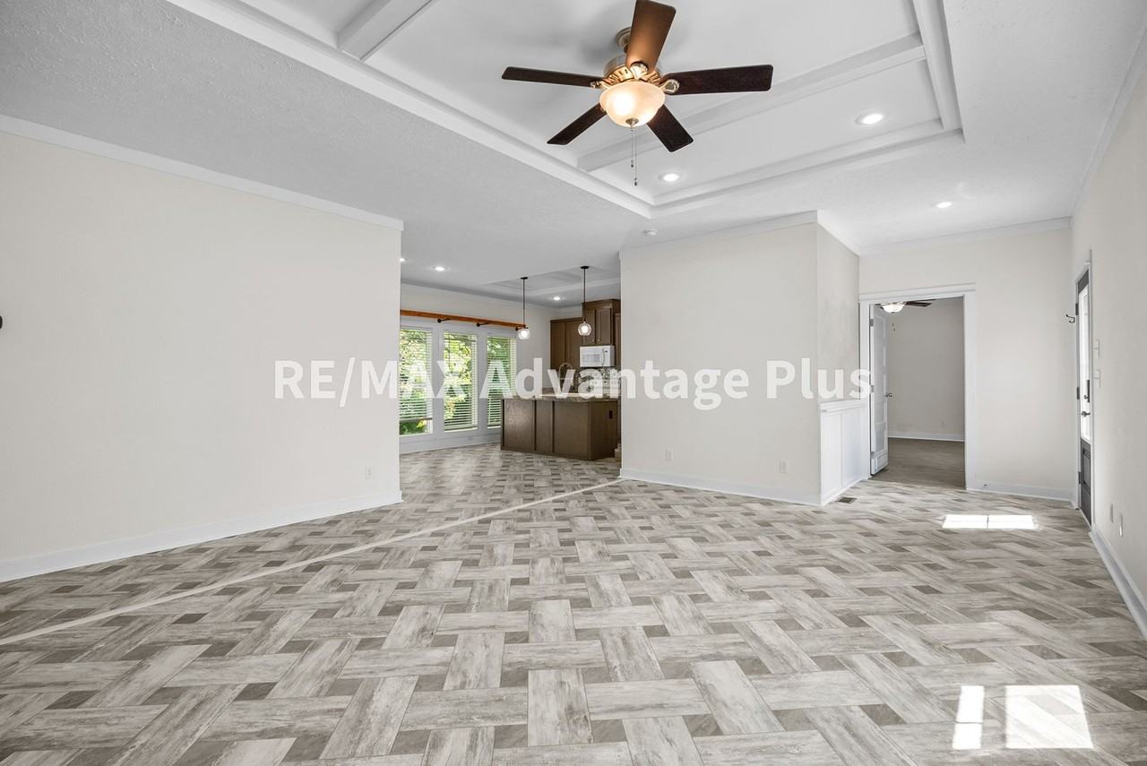 1407 Paradise Rd - Photo 6 of 41