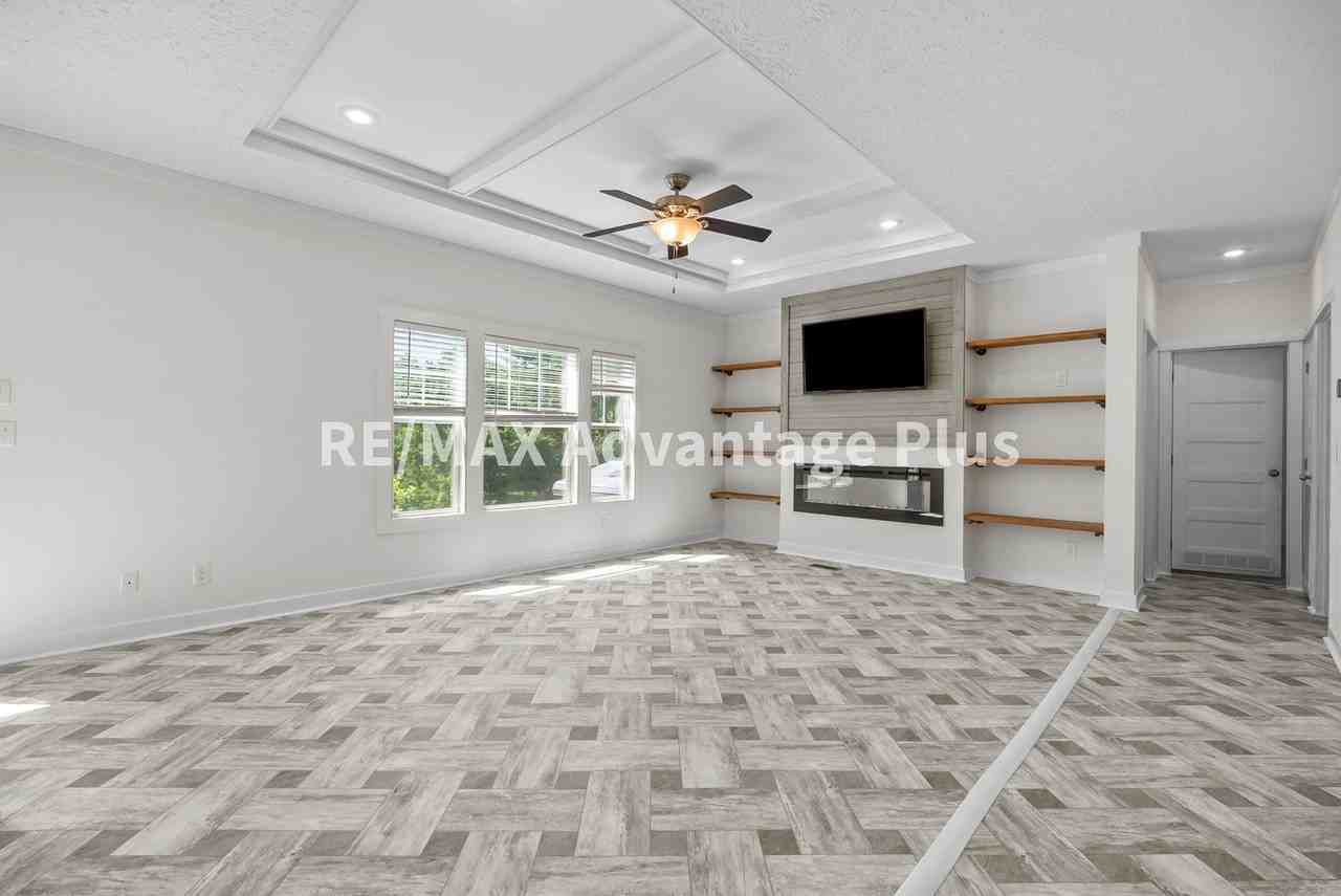 1407 Paradise Rd - Photo 7 of 41