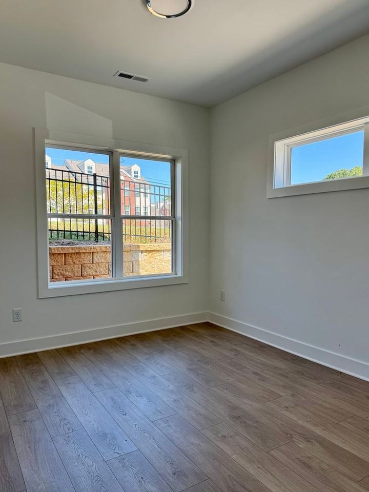 621 Walnut Heights Dr #104 - Photo 4 of 30