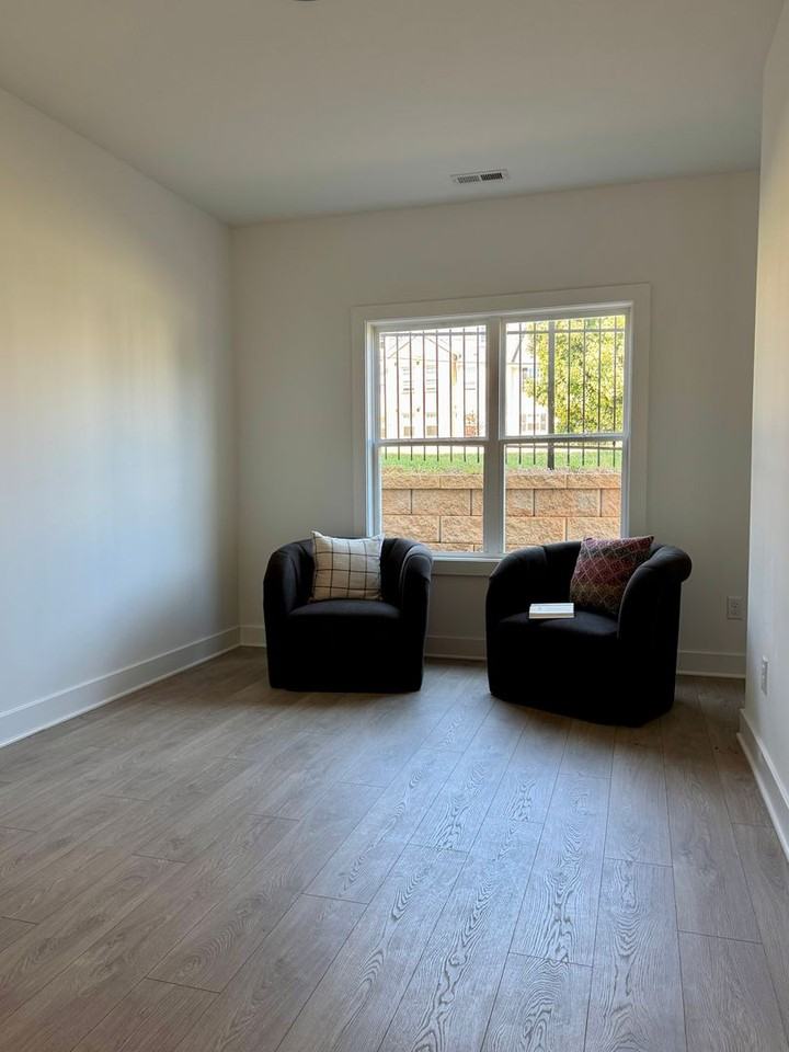 621 Walnut Heights Dr #104 - Photo 6 of 30