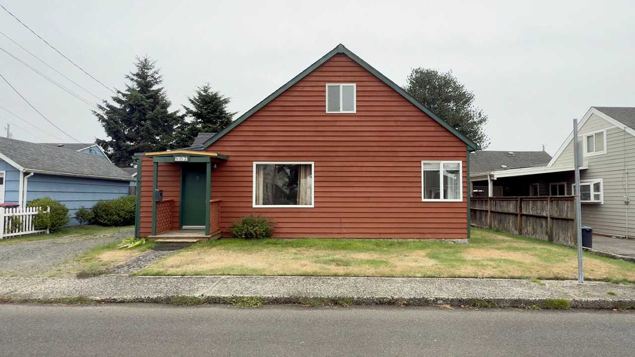 803 6th Ave - Photo 2 of 29