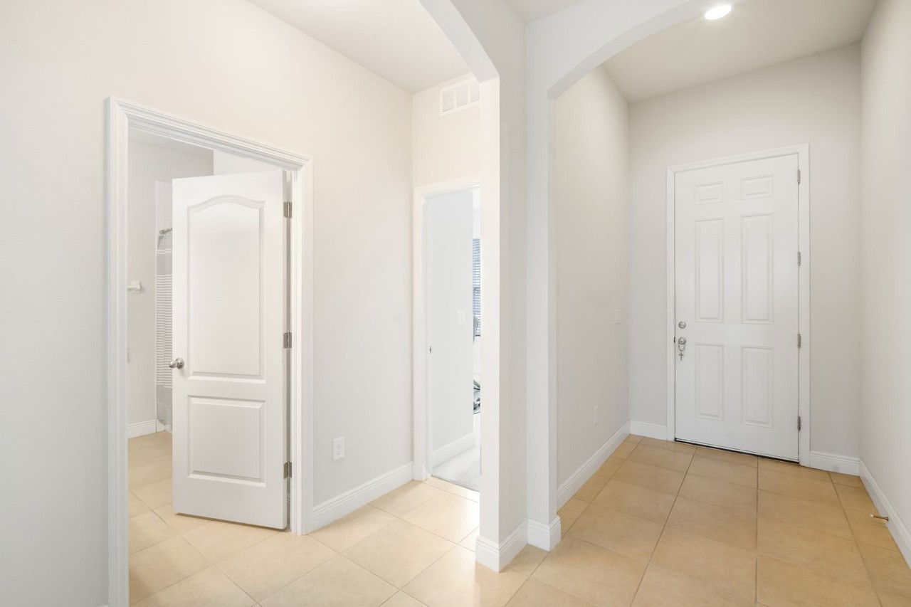 18625 Hunters Meadow Walk - Photo 4 of 29