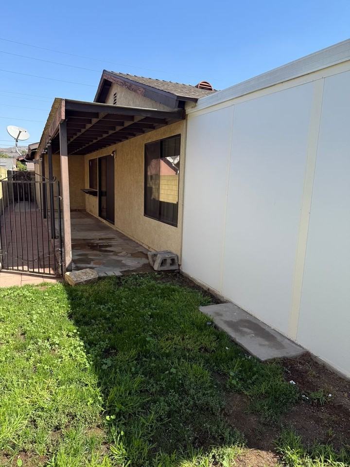 2264 Cochran St - Photo 6 of 14