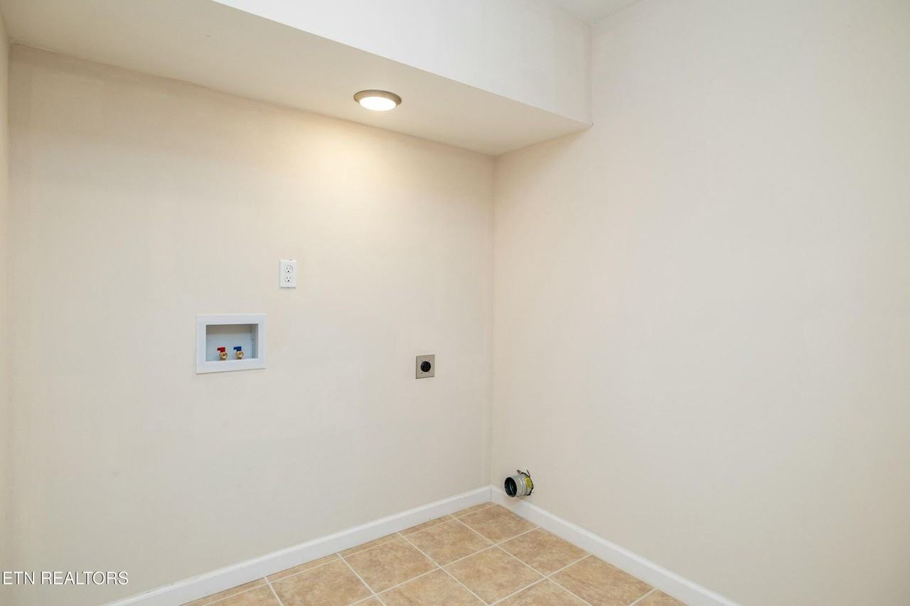 1534 Mcilvaine Dr - Photo 7 of 18