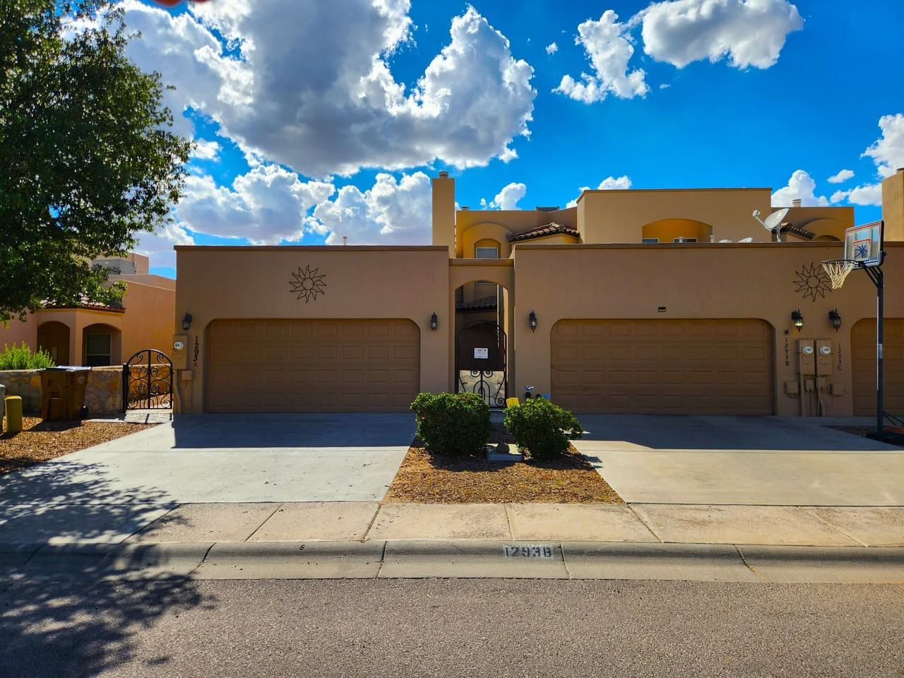 Mission Nuevo 1293 - Photo 2 of 6