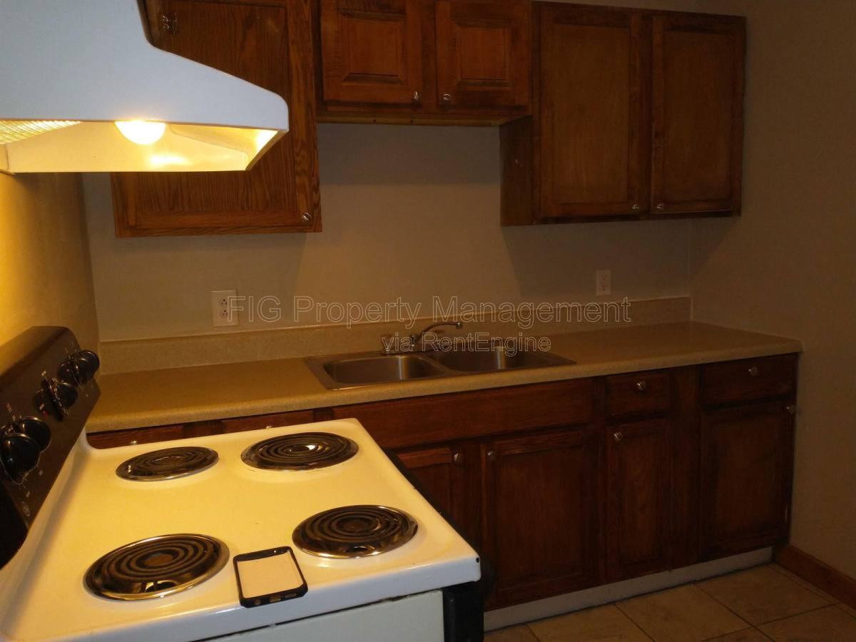 102 E H St #5 - Photo 4 of 8