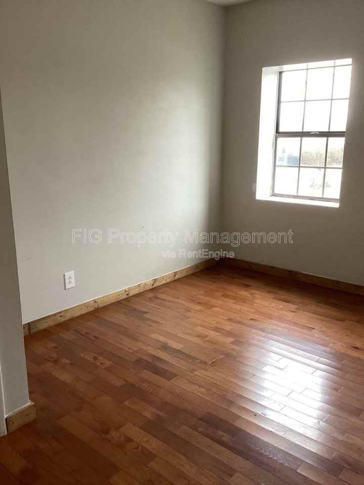 102 E H St #5 - Photo 7 of 8