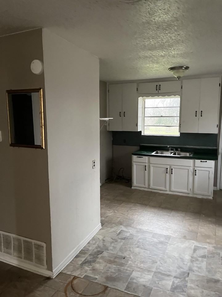 803 Southside Dr #A - Photo 3 of 8