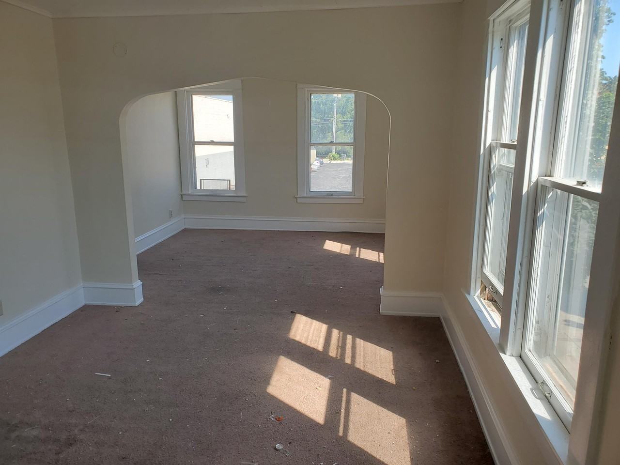 1009 Michigan Ave - Photo 3 of 10