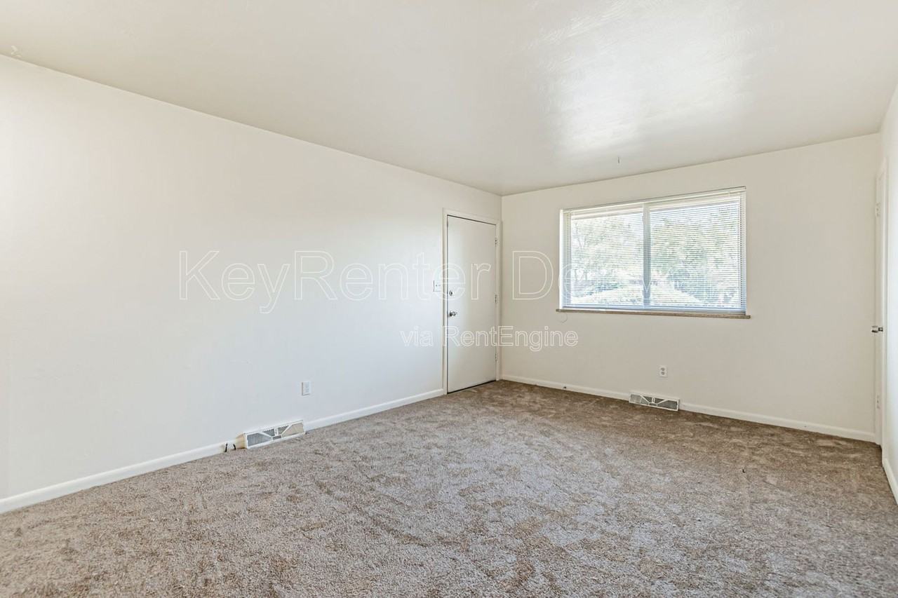 57 Newland Court - Photo 3 of 30