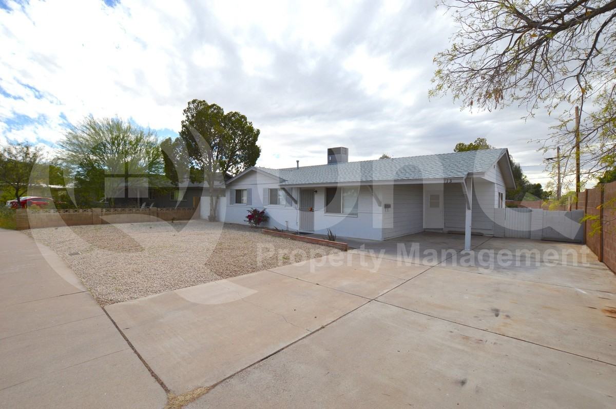 713 E Campus Dr - Photo 2 of 18