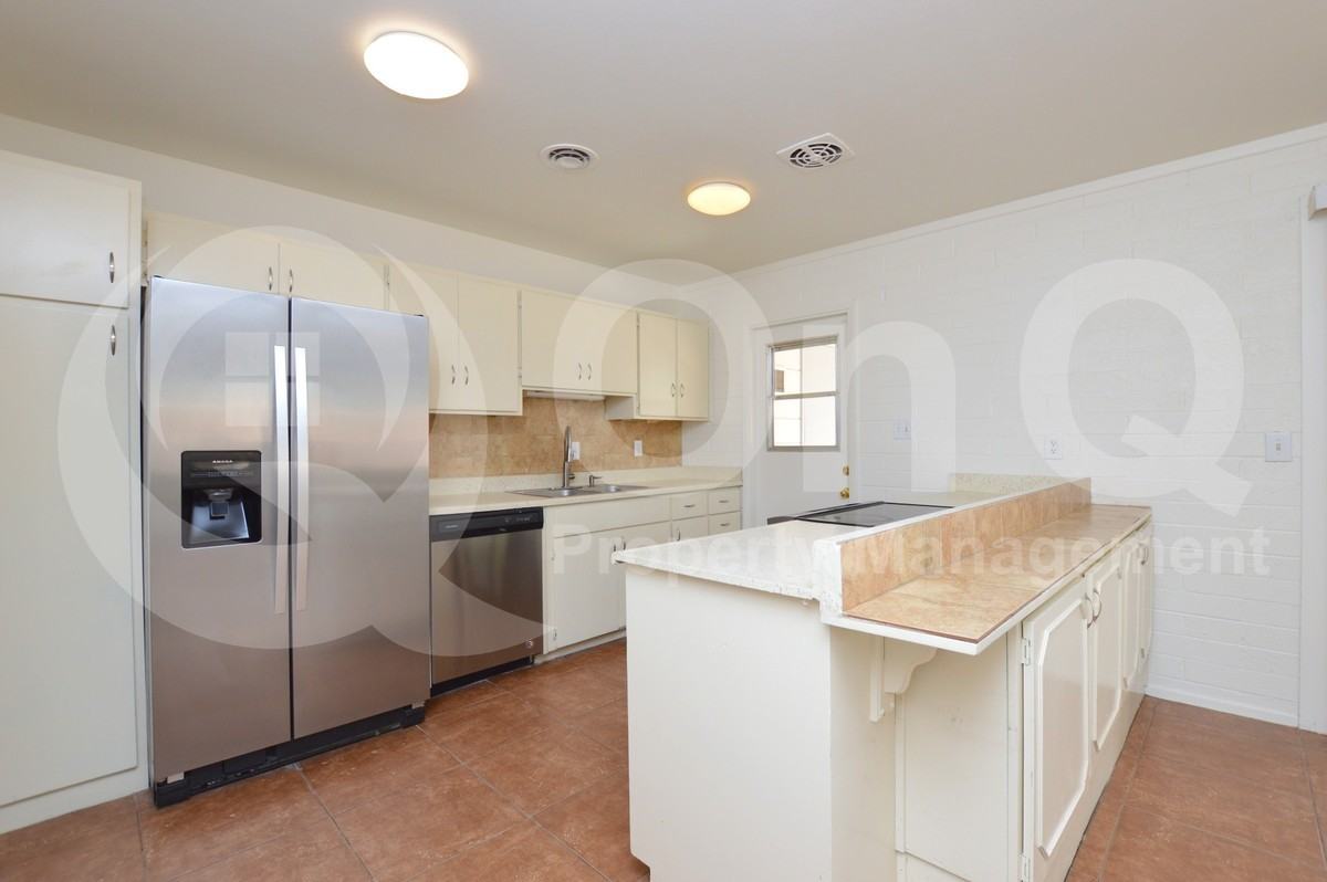 713 E Campus Dr - Photo 3 of 18