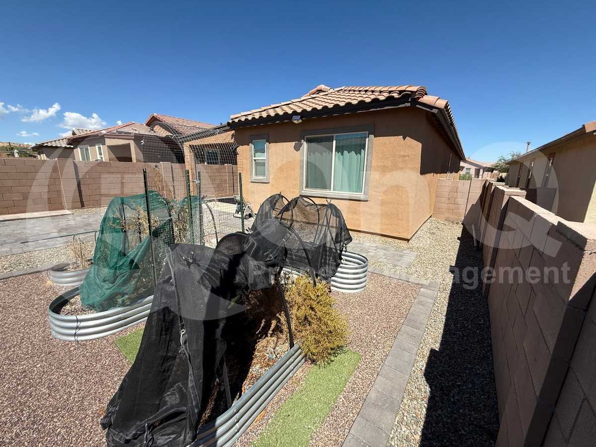 759 W Calle Calca - Photo 5 of 25